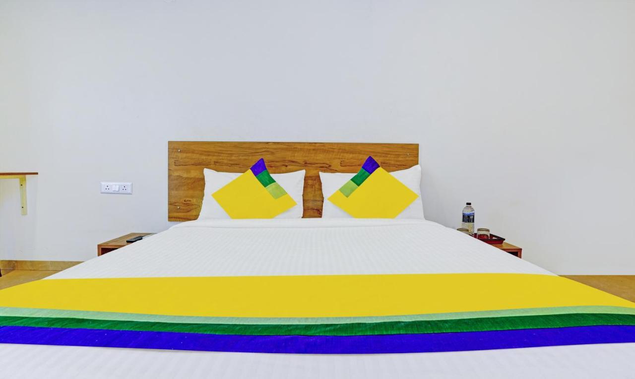 Itsy Hotels Oasis Pride Nashik Exteriör bild